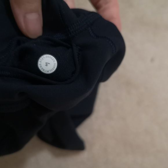 Lululemon Wunder Train Short 6" Size 4 - Picture 7 of 8